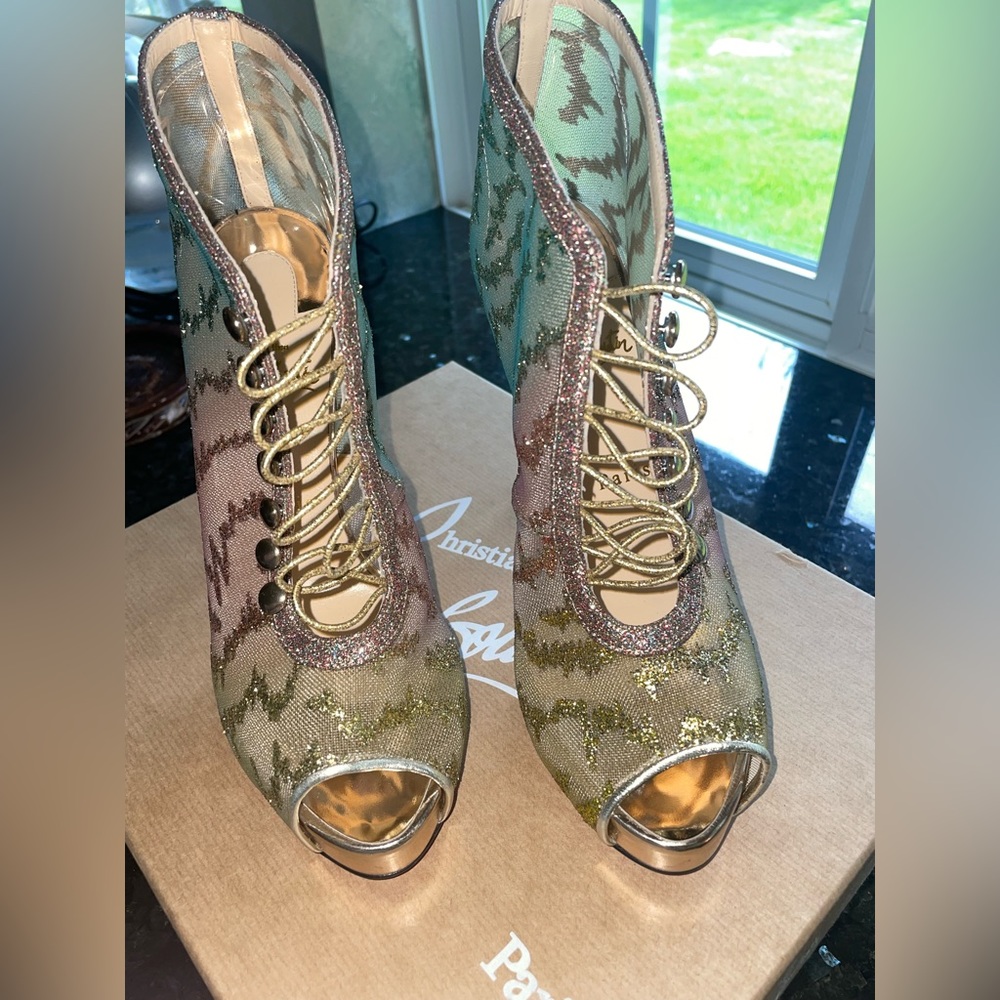 BRAND NEW, never worn LIMITED EDITION